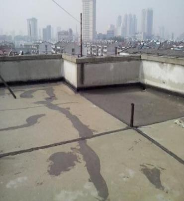 河口漏水维修 楼顶漏水是什么原因，楼顶漏水维修方法是什么?
